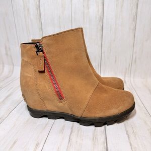 Sorel suede Wedge bootie. Size 4. Some signs of wear but overall good shape